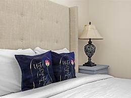 UniquelyÂ yourz 8 Bedroom Home by RedAwning