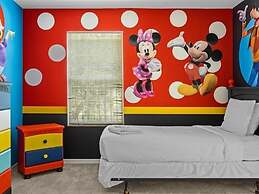 UniquelyÂ yourz 8 Bedroom Home by RedAwning