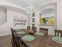 UniquelyÂ yourz 8 Bedroom Home by RedAwning