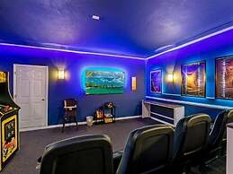 UniquelyÂ yourz 8 Bedroom Home by RedAwning