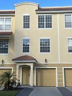 Vista Cay Luxury Serenity. 2 Bedroom Townhouse by RedAwning