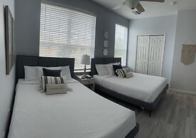 Vista Cay Luxury Serenity. 2 Bedroom Townhouse by RedAwning