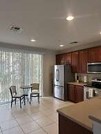 Vista Cay Luxury Serenity. 2 Bedroom Townhouse by RedAwning