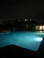 Vista Cay Luxury Serenity. 2 Bedroom Townhouse by RedAwning