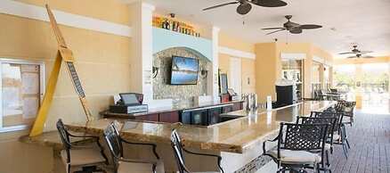 Vista Cay Luxury Serenity. 2 Bedroom Townhouse by RedAwning