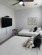 Vista Cay Luxury Serenity. 2 Bedroom Townhouse by RedAwning