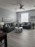 Vista Cay Luxury Serenity. 2 Bedroom Townhouse by RedAwning