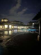 Vista Cay Luxury Serenity. 2 Bedroom Townhouse by RedAwning