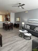 Vista Cay Luxury Serenity. 2 Bedroom Townhouse by RedAwning