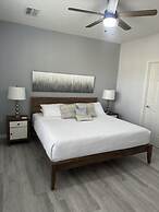 Vista Cay Luxury Serenity. 2 Bedroom Townhouse by RedAwning