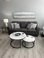 Vista Cay Luxury Serenity. 2 Bedroom Townhouse by RedAwning