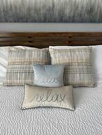 Vista Cay Luxury Serenity. 2 Bedroom Townhouse by RedAwning