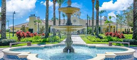 Vista Cay Luxury Serenity. 2 Bedroom Townhouse by RedAwning