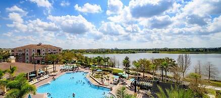 Vista Cay Luxury Serenity. 2 Bedroom Townhouse by RedAwning