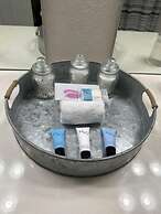 Vista Cay Luxury Serenity. 2 Bedroom Townhouse by RedAwning