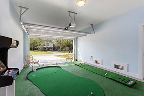 Vilano Fairway Golf & Beach Escape 5 Bedroom Home by Overmoon