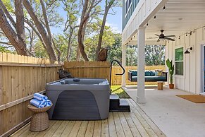Vilano Fairway Golf & Beach Escape 5 Bedroom Home by Overmoon