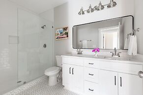 Vilano Fairway Golf & Beach Escape 5 Bedroom Home by Overmoon