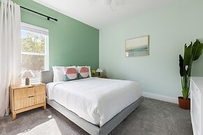 Vilano Fairway Golf & Beach Escape 5 Bedroom Home by Overmoon