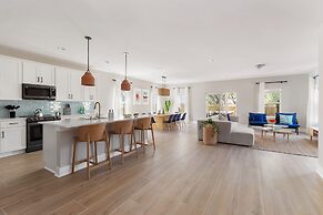 Vilano Fairway Golf & Beach Escape 5 Bedroom Home by Overmoon