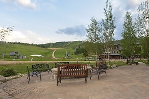 Base Camp 105 3 Bedroom Condo by RedAwning