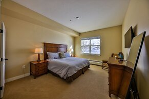 Base Camp 105 3 Bedroom Condo by RedAwning