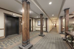 Base Camp 105 3 Bedroom Condo by RedAwning