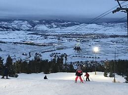 Base Camp 105 3 Bedroom Condo by RedAwning