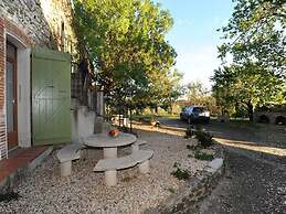 Pleasant Gite With Garden in the Vineyards