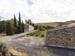 Pleasant Gite With Garden in the Vineyards