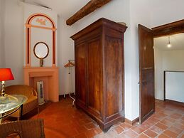 Pleasant Gite With Garden in the Vineyards