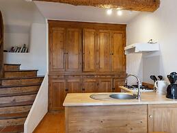 Pleasant Gite With Garden in the Vineyards
