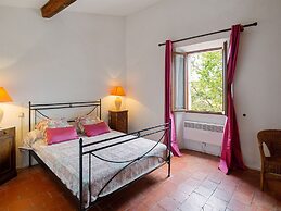 Pleasant Gite With Garden in the Vineyards