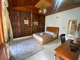 Collection O 91015 Sungai Batang Lake Chalet