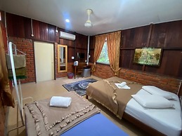 Collection O 91015 Sungai Batang Lake Chalet