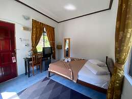 Collection O 91015 Sungai Batang Lake Chalet