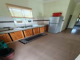 Collection O 91015 Sungai Batang Lake Chalet