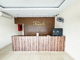 OYO 91010 Furich Hotel