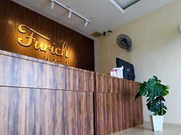 OYO 91010 Furich Hotel