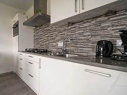 Well-kept Chalet on the Water