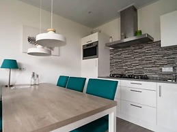 Well-kept Chalet on the Water