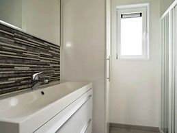 Well-kept Chalet on the Water