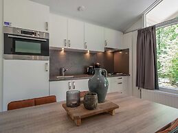 Cozy Bungalow With Dishwasher, in a Holiday Park on the Veluwe
