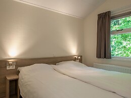 Cozy Bungalow With Dishwasher, in a Holiday Park on the Veluwe