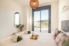 Apartment La Cala With Pool