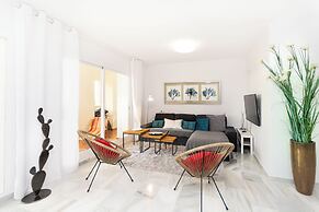 Calahonda Elegance With Pool And Sea View