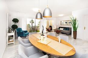 Calahonda Elegance With Pool And Sea View