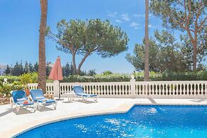 Calahonda Elegance With Pool And Sea View