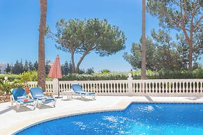 Calahonda Elegance With Pool And Sea View