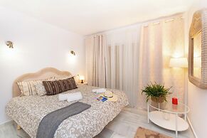 Calahonda Elegance With Pool And Sea View